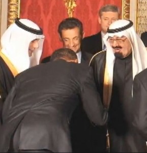 President Obama bows before the tyrant monster who rules Saudi Arabia
