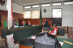 Photo of the August 2nd court proceedings against Kashfi Rosyid and Jalaudin where they were sentenced to three years imprisonment.
